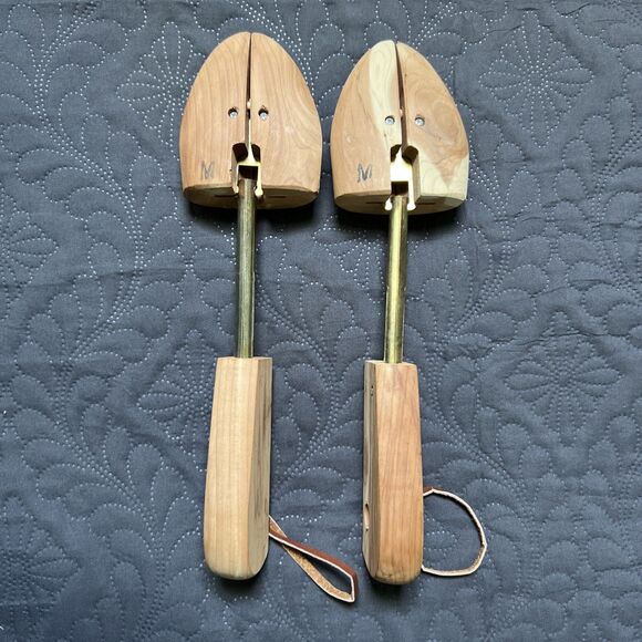 Moneysworth & Best Men's Cedar Shoe Tree - Hook Heel / Split Toe (1 Pair) M NWOB - Picture 4 of 11
